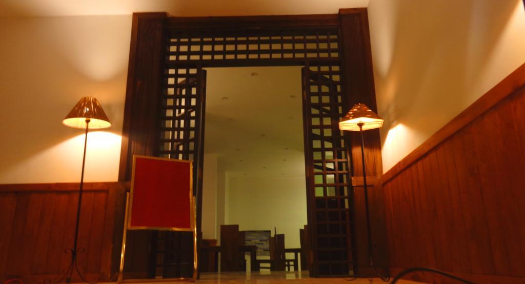 The Queensburry City Hotel Нувара-Элия Экстерьер фото