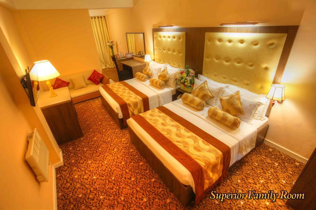 The Queensburry City Hotel Нувара-Элия Экстерьер фото