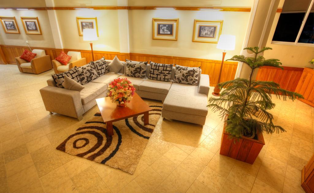 The Queensburry City Hotel Нувара-Элия Экстерьер фото