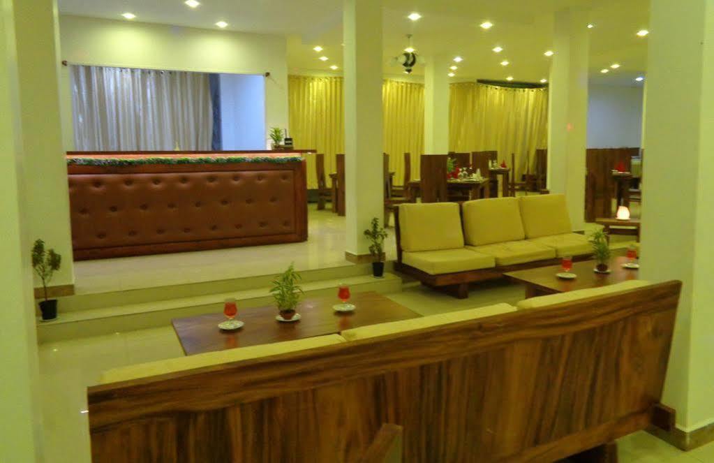 The Queensburry City Hotel Нувара-Элия Экстерьер фото